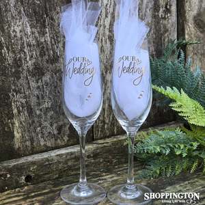 Wedding Gifts: Etched Heart Wedding Champagne Flute Set