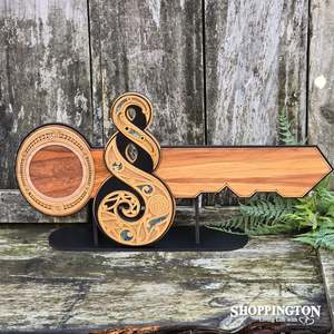 Gifts For Birthday Milestones: Maori Design Twist 21st Key