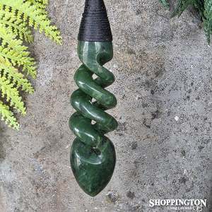 Bone Carvings: Pikorua Roimata Pounamu