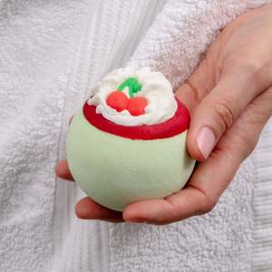 Cosmetics Skincare: Bomb Cosmetics Bath Blaster - Cherry On Top