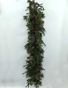 Deluxe Juniper Pine Garland