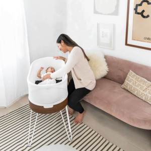 Frontpage: Snoo Bassinet Hire (BOND INCLUDED IN PRICE)