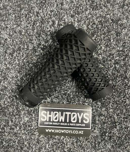 Handlebars: Harley Waffle Grips