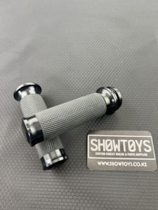 Handlebars: Harley Black Grips Fly by Wire