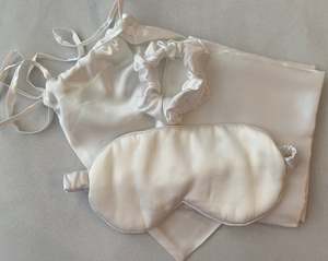 Silk Gift Set: Silk Gift Set - White