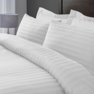 Homeware - Silk: California King Duvet cover set, White