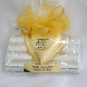 Foiled Chocolate Heart and Bar 96g