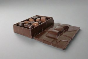 Valentines: Foiled Chocolate Box 400g