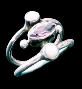 Rings: Amethyst and Pearl 925 Sterling Silver Ring