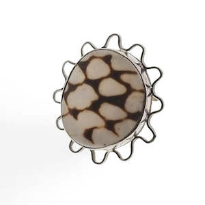Rings: 925 Sterling Silver and Shell Ring
