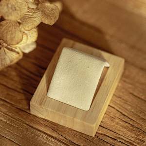 Display Stands: Single Earring Display