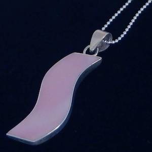 Necklace Pendants: Curvy Pink Shell Necklace