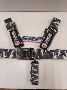 Safety: HARNESS SET LEVER LATCH 5PT CAMO SFI