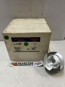 Pistons: TRW PISTON SET FORD 351C STD L2416