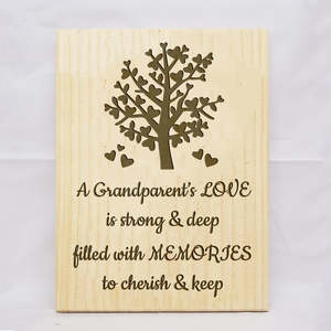 Frontpage: A Grandparents Love Plaque