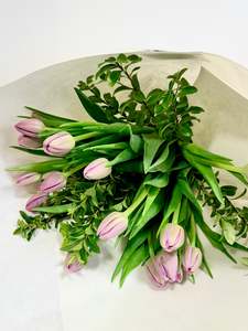 Bouquets: Tulip Posy
