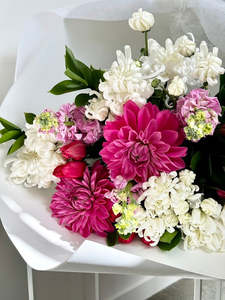 Bouquets: Pink Lady Seasonal Bouquet