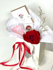 Love: Sweet Romance Gift Bag