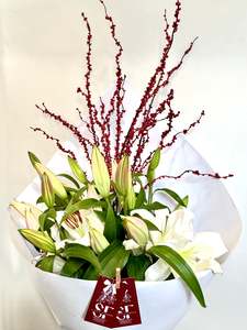 Christmas Lily Bouquet with Red Berries
