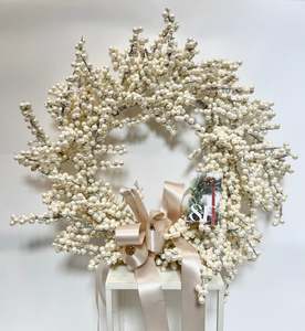 White Pearl Berry Wreath