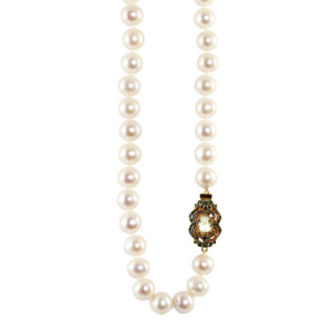 Simply Italian Pearl Necklace: White Cultured Freshwater Pearl Necklace with Bright Crystal Clasp - 48cm