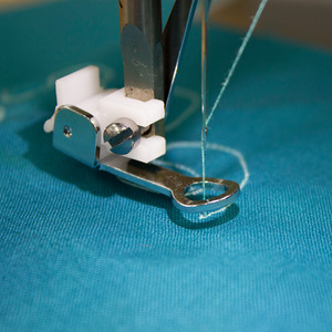 Products: Darning / Embroidery Presser Foot - Singer Presser Feet