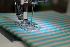 Satin Stitch Snap-on Presser Foot - Singer Presser Feet