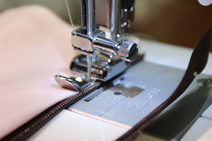 Products: Zipper Snap-on Presser Foot - Singer Presser Feet