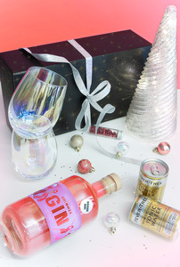 Gift Guide: Red Shimmer Gin Gift Box