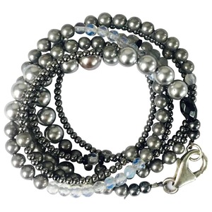 Howl before the Full Moon - Sisters Collective Full Moon Astrojewel