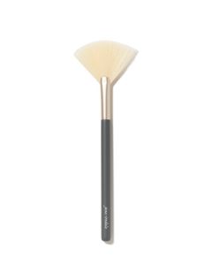 Jane Iredale: White Fan Brush