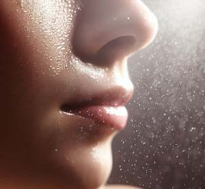 Targeted Serums: Hydra-Silk Moisturising Mist