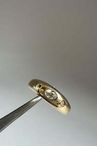 Mars Mini Blimp White Sapphire Ring - Gold