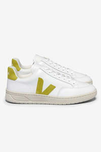 Veja V-12 Leather - Extra White Liquor