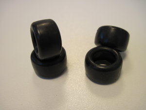 Products: Thunderslot TYR004R SLICK RACING REAR TIRES 10.8mm x 19mm - NZ Slot Cars