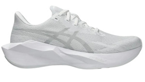 Womens: ASICS NOVABLAST 6 WOMENS