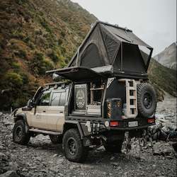 Roof Top Tent: Roof Top Tent - Summit Suite - XL