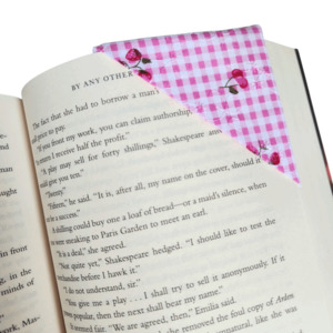 Fabric Corner Bookmarks: Fabric Corner Bookmark – ‘Strawberry Gingham’