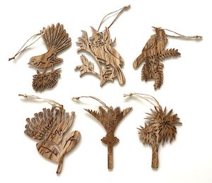 Souvenirs: Native NZ Hanging Plant & Birds