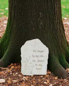 Animals: Memorial Dog Gargen Plaque