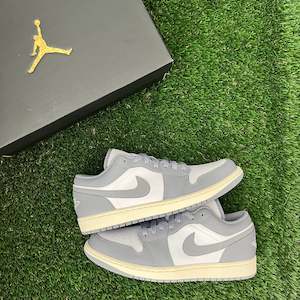 Under 300: JORDAN 1 LOW "VINTAGE GREY"
