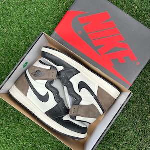 JORDAN 1 HIGH "DARK MOCHA" - PRELOVED PAIR (MENS US10)