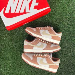 NIKE DUNK LOW "MEDIUM CURRY"