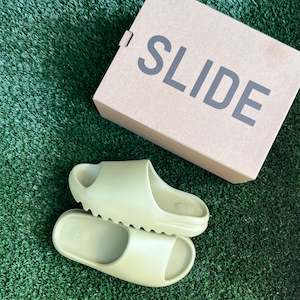 ADIDAS YEEZY SLIDE "RESIN"