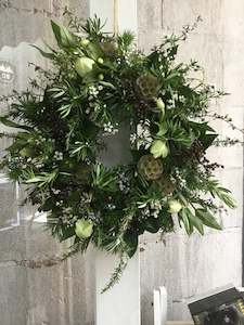 Christmas Gift Ideas: Fresh Greenery Wreath (perfect for drying)