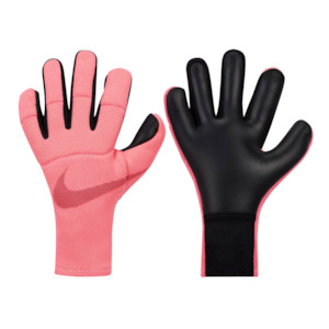 Gloves: Nike GK Dynamic Fit