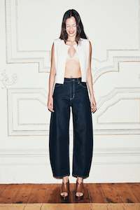 Bottoms: Gigi Barrel Super Rinse Denim