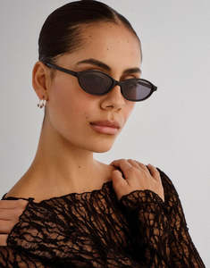 Accessories: Le Spec Aire Earthshine /Black