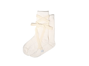 Products: Balletcore Collection: Bow Crew Grip Sock - SO Fitness