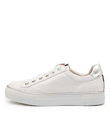 New Arrivals 1: Django & Juliette Finni